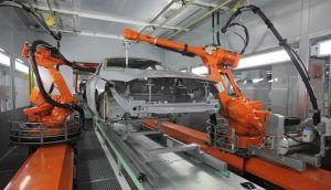 México, entre otros pocos países, no experimentó un crecimiento de los salarios reales asociado al aumento del uso de robots. Mexico, among a few other countries, did not experience real wage growth associated with the increased use of robots.