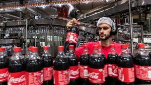 Algunos embotelladores de Coca-Cola usan blockchain para incorporar a sus proveedores, de acuerdo con un informe de la Conferencia de Naciones Unidas sobre Comercio y Desarrollo (UNCTAD). Some Coca-Cola bottlers use blockchain to onboard their suppliers, according to a report from the United Nations Conference on Trade and Development (UNCTAD).