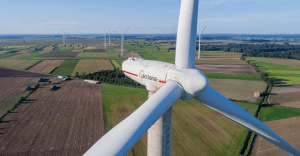 Acciona, una empresa española de promoción y gestión de infraestructuras, construyó nuevos parques eólicos en Australia, México, Chile y España. Acciona, a Spanish infrastructure development and management company, built new wind farms in Australia, Mexico, Chile and Spain.