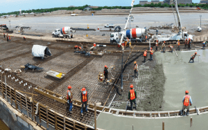 Cemex avanza en nuevas medidas de reducción de CO2, como la inyección de hidrógeno. Cemex advances in new CO2 reduction measures, such as hydrogen injection.