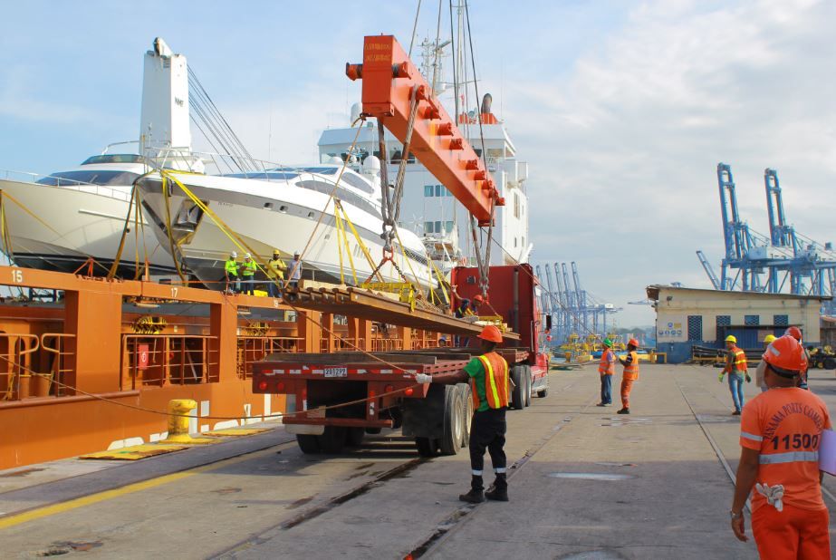 La Compañía de Puertos de Panamá (PPC), una subsidiaria de Hutchinson Whampoa, Ltd., de Hong Kong, opera los principales puertos existentes en Balboa y Cristóbal, en las entradas al Canal de Panamá.