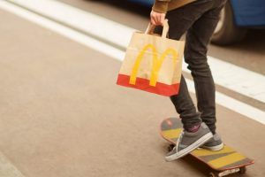 McDonald's Corporation ganó participación de mercado en el segmento de comer fuera de casa informal (IEO, por su sigla en inglés), de acuerdo con datos de Euromonitor International.