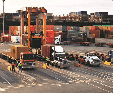 El comercio mundial crecerá al doble que el PIB mundial en 2021, estimó la Organización Mundial de Comercio (OMC). World trade will grow at twice the rate of world GDP in 2021, the World Trade Organization (WTO) estimated.