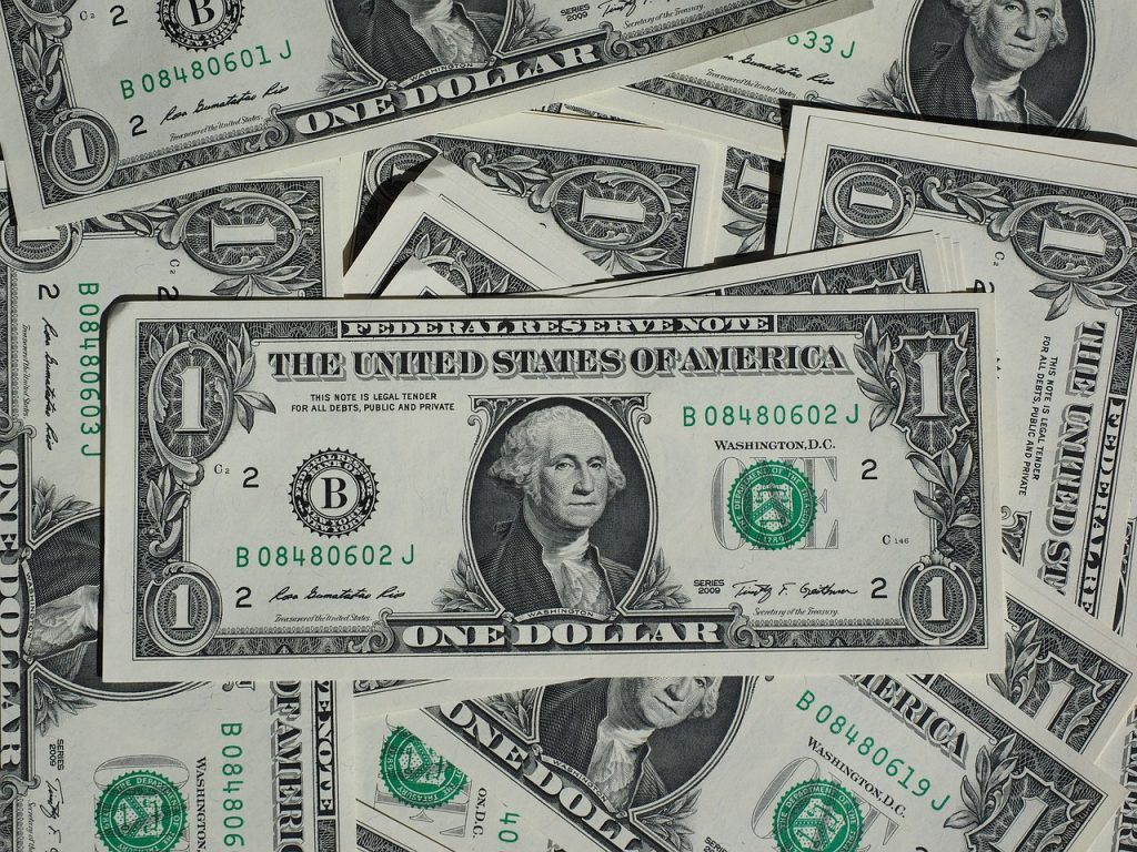 El peso cerró la semana con una depreciación de 9.01% o 1 peso y 81 centavos, cotizando alrededor de 21.92 pesos por dólar, siendo la mayor depreciación semanal desde noviembre de 2016, cuando Donald Trump ganó las elecciones presidenciales.