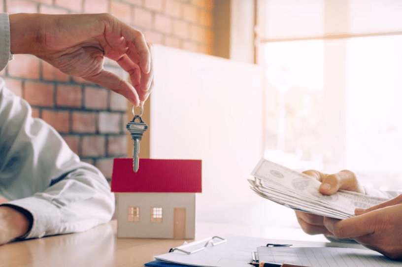 Surely, when you bought your house or apartment you did it with savings, care and dedication. For this reason, if you are about to sell them, we give you some tips to achieve a good closing.