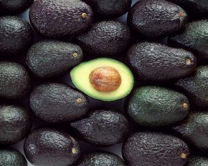 Estados Unidos reactivó, a partir de este viernes, las exportaciones de aguacate desde México, tras seis días de impedir esos envíos. The United States reactivated, as of this Friday, avocado exports from Mexico, after six days of preventing those shipments.