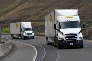 Los tractocamiones nuevos atraen a conductores de calidad, destaca la empresa estadounidense J. B. Hunt Transport Services, inc. (JB Hunt).