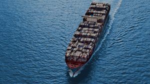 Global container trade decreased by around 10% in the second quarter of 2020, as a result of the Covid-19 pandemic that affected both the supply chain and demand, noted the Maersk shipping company.