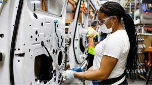 El sector de la manufactura en Estados Unidos se desaceleró en junio, de acuerdo con el PMI del Instituto de Gestión de Suministros (ISM). The manufacturing sector in the United States slowed in June, according to the PMI from the Institute of Supply Management (ISM).