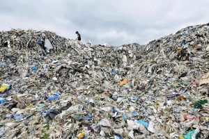 The United States ranked as the leader among the largest importers of plastic waste in the world in 2019, according to statistics from the World Trade Organization (WTO).