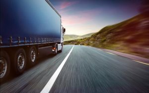 Global freight road transport companies expect an average decrease of 18% in turnover in 2020, for a total of 551,000 million euros, estimated the International Road Transport Union (IRU) .