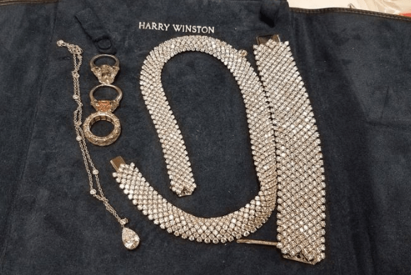 Customs and Border Protection's Office of Field Operations (CBP) seized more than $ 20 million in designer jewelry in the Detroit Windsor Tunnel on Monday.