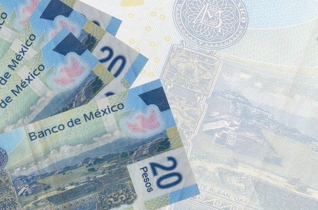 El peso inicia la sesión con una apreciación de 0.21% o 4.2 centavos, cotizando alrededor de 19.82 pesos por dólar. The peso starts the session with an appreciation of 0.21% or 4.2 cents, trading around 19.82 pesos per dollar.