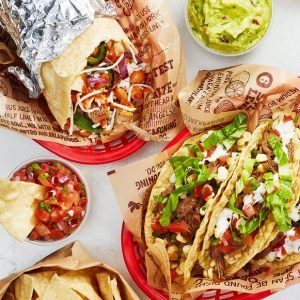 Chipotle Mexican Grill, Inc. informó que sus ventas digitales crecieron 133.9% interanual en el primer trimestre de 2021, a 869,8 millones de dólares. Chipotle Mexican Grill, Inc. reported that its digital sales grew 133.9% year-on-year in the first quarter of 2021, to $ 869.8 million.