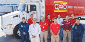 FEMSA informó que 51% de las ventas totales de la cadena de tiendas OXXO en México consisten en productos que los proveedores entregan directamente a las tiendas. FEMSA reported that 51% of the total sales of the OXXO store chain in Mexico consist of products that suppliers deliver directly to stores.