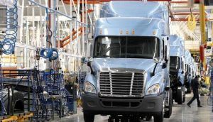 Freightliner lideró ventas de vehículos pesados en marzo de 2021 en México, de acuerdo con la Asociación Nacional de Productores de Autobuses, Camiones y Tractocamiones (ANPACT). Freightliner led heavy vehicle sales in March 2021 in Mexico, according to the National Association of Bus, Truck and Tractor Producers (ANPACT).