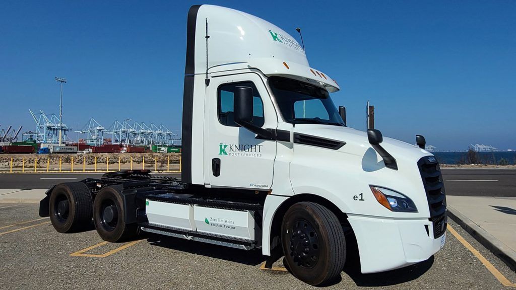 Knight-Swift Transportation adquirió 100% de las participaciones en el capital de UTXL, Inc., con sede en Kansas City, Missouri. Knight-Swift Transportation acquired a 100% equity interest in UTXL, Inc., based in Kansas City, Missouri.