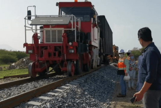 El proyecto del Tren Transístmico lleva un avance de 48%, considerando el corte de su construcción a junio de 2021, informó el gobierno de México. The Transisthmian Train project is 48% complete, considering its construction cut-off to June 2021, the Mexican government reported.