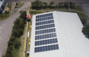 Compañía Minera Cuzcatlán, filial de la empresa canadiense Fortuna Silver, informó que incursionó en la producción de energía solar en su unidad minera de San José, en Oaxaca, México. Compañía Minera Cuzcatlán, a subsidiary of the Canadian company Fortuna Silver, reported that it ventured into the production of solar energy at its San José mining unit in Oaxaca, Mexico.