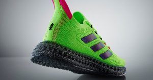 La empresa Adidas trabajó en 2020 con 132 socios de fabricación independientes, seis menos que en año anterior. The Adidas company worked in 2020 with 132 independent manufacturing partners, six fewer than in the previous year.