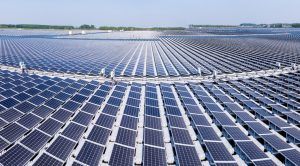 China adelanta la lista de los mayores productores de energía solar fotovoltaica en el mundo, con 254,345 MW de capacidad instalada. China advances the list of the largest photovoltaic solar energy producers in the world, with 254,345 MW of installed capacity.