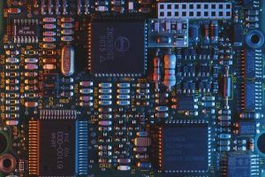 La Cepal describió seis factores que propician la escasez de semiconductores en el mundo. ECLAC described six factors that lead to the shortage of semiconductors in the world.