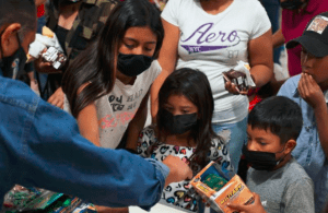 Marvic Petroleum, una empresa con más 300 pipas para distribuir gasolina y diésel en todo México, festejó el Día de Reyes. Marvic Petroleum, a company with more than 300 pipes to distribute gasoline and diesel throughout Mexico, celebrated Three Kings Day.