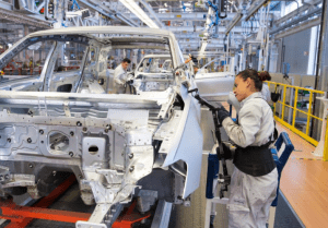 Las exportaciones automotrices de México totalizaron 139,841.6 millones de dólares en 2021. Mexico's automotive exports totaled 139,841.6 million dollars in 2021.