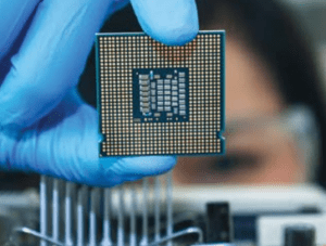 Las empresas chinas produjeron 5.9 % de los semiconductores utilizados en China. Chinese companies produced 5.9% of the semiconductors used in China.