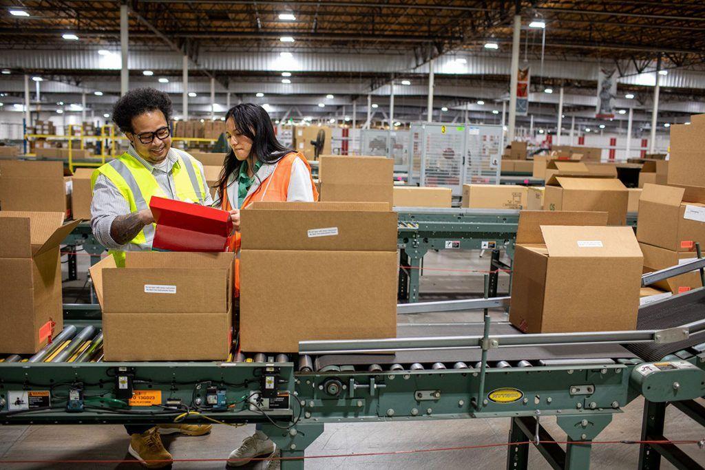 Amazon y FedEx destacan entre los principales clientes de Prologis. Amazon and FedEx stand out among the main customers of Prologis.