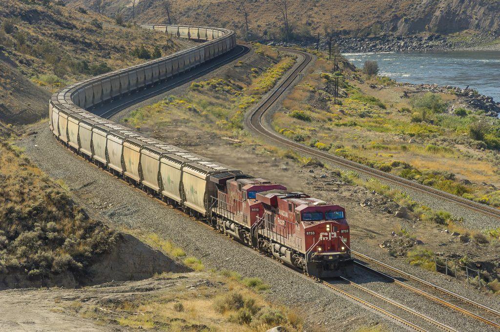 Canadian Pacific Railway (CP) espera invertir aproximadamente 1,550 millones de dólares en sus programas de capital para 2022. Canadian Pacific Railway (CP) expects to invest approximately $1.55 billion in its capital programs by 2022.