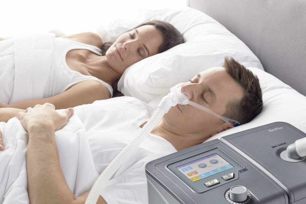 El mercado de equipos y tratamientos para el sueño mantiene una tendencia a la alza tanto en Estados Unidos como en el mundo. The market for sleep equipment and treatments continues to trend upwards both in the United States and in the world.