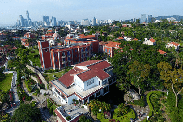 Las ventas de propiedades se desaceleraron considerablemente en China. Property sales slowed down considerably in China.