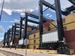 Las importaciones a Estados Unidos bajo las preferencias de la CBERA aumentaron 21%, pasando de 1,800 millones de dólares en 2020 a 2,100 millones en 2021. Imports to the United States under CBERA preferences increased 21%, from US$1.8 billion in 2020 to US$2.1 billion in 2021.