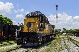 El Corredor Interoceánico del Istmo de Tehuantepec de México tiene entre sus principales metas alcanzar un movimiento ferroviario de 500,000 TEUs en sus primeros tres años. One of the main goals of Mexico's Interoceanic Corridor of the Isthmus of Tehuantepec is to reach a rail movement of 500,000 TEUs in its first three years.