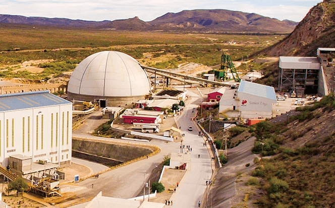 Newmont, Industrias Peñoles y Fresnillo operan las principales minas de zinc en México. Newmont, Industrias Peñoles and Fresnillo operate the main zinc mines in Mexico.