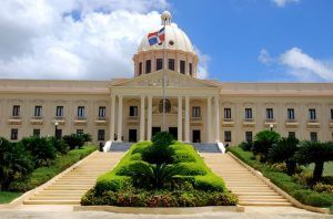 Exportaciones de oro destacan en República Dominicana. Gold exports stand out in the Dominican Republic. Les exportations d'or se distinguent en République dominicaine.