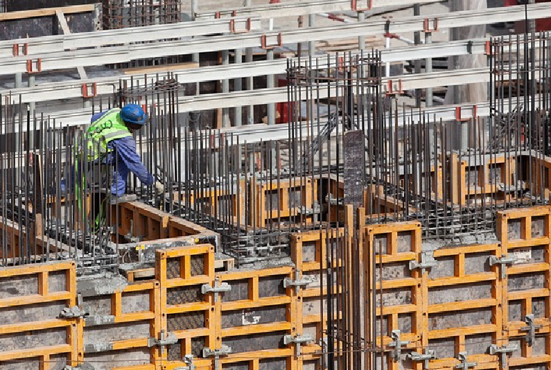 Refuerzo del hormigón en la industria de la construcción. Reinforcement of concrete in the construction industry. Renforcement du béton dans l'industrie de la construction. Reforço do concreto na construção civil.