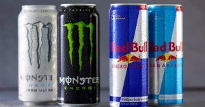 Dupolio en bebidas energéticas: Monster y Red Bull. Dupolio in energy drinks: Monster and Red Bull. Dupolio dans les boissons énergisantes : Monster et Red Bull. Dupolio em bebidas energéticas: Monster e Red Bull.