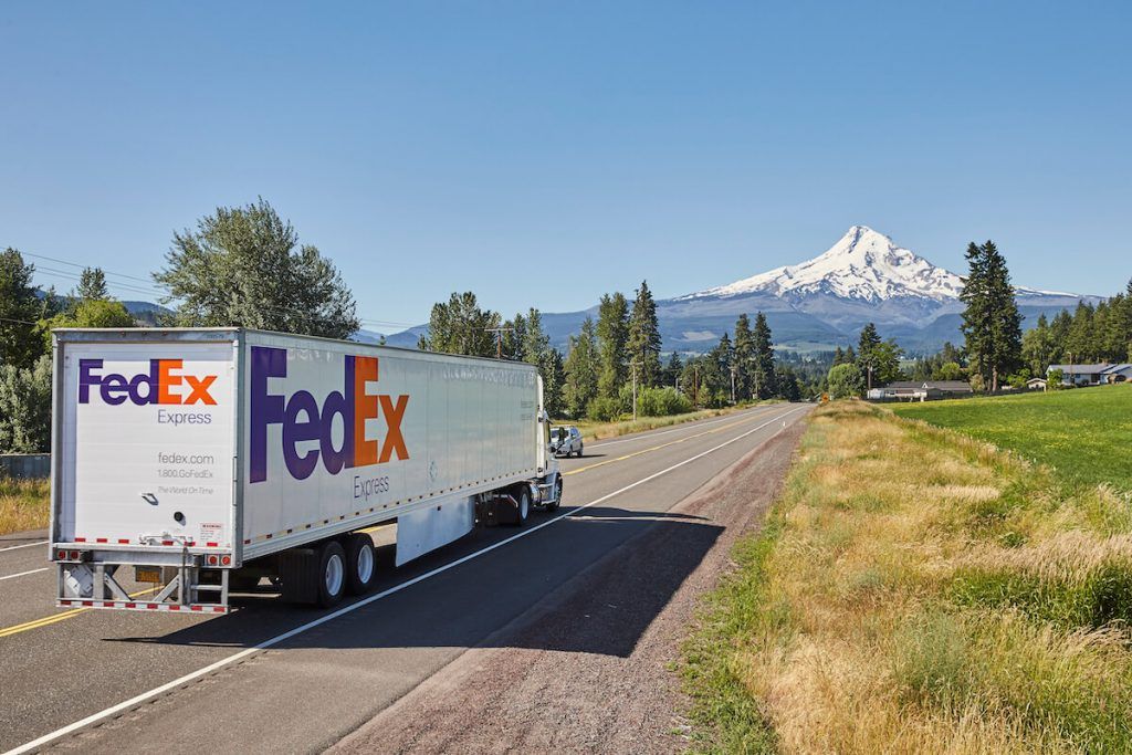 FedEx: entrega de comercio electrónico. FedEx: e-commerce delivery. FedEx : livraison e-commerce. FedEx: entrega de e-commerce.