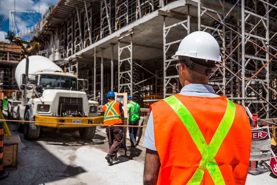 Cómo elegir ropa de protección para trabajadores de movilidad 